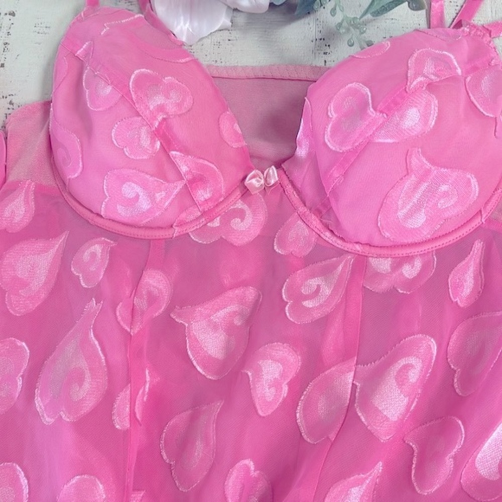 Victoria’s Secret Vintage Pink Hearts Gown Miracle Underwire/Push-up Bra Front - Picture 8 of 10